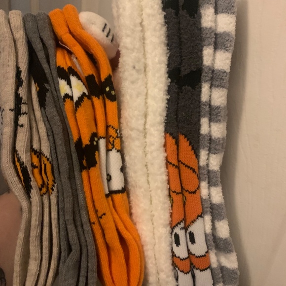 Hello kitty Halloween socks - Picture 2 of 2